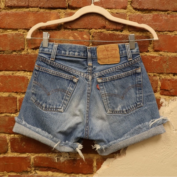 Levi’s 501 button fly cut off shorts size 28 - Picture 1 of 8